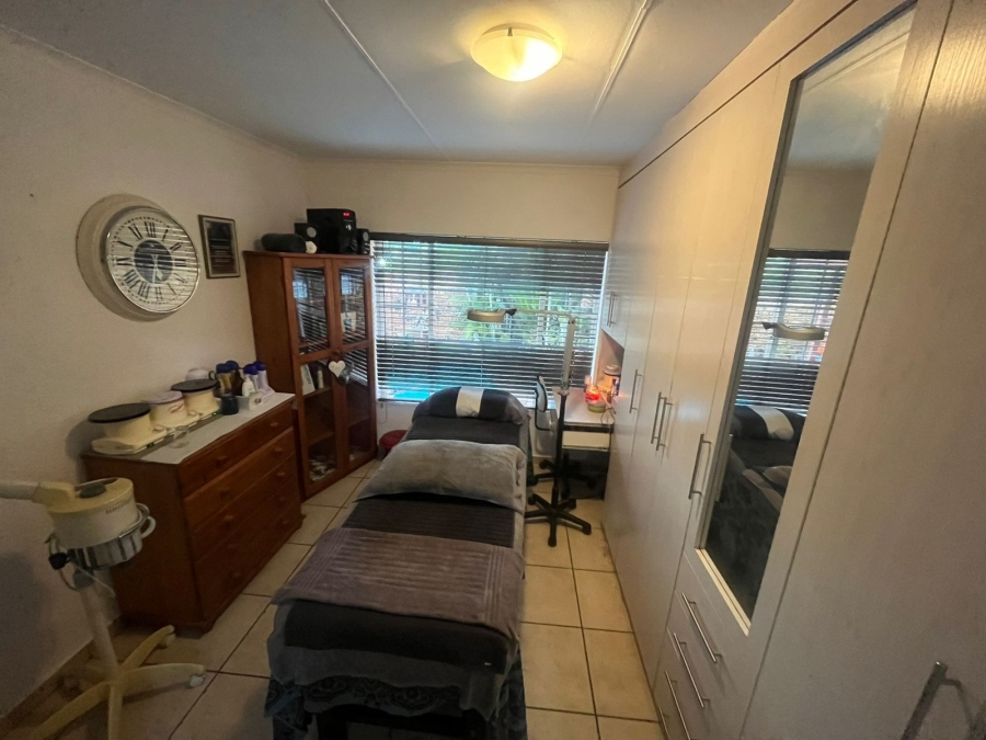 3 Bedroom Property for Sale in Safari Gardens North West